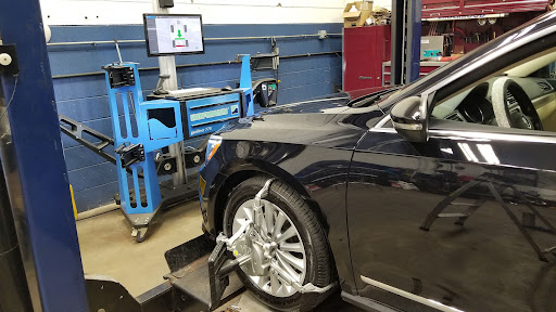 Tire Shop «HomeTowne Auto Repair and Tire of Woodbridge», reviews and photos, 15698 Jefferson Davis Hwy, Woodbridge, VA 22191, USA