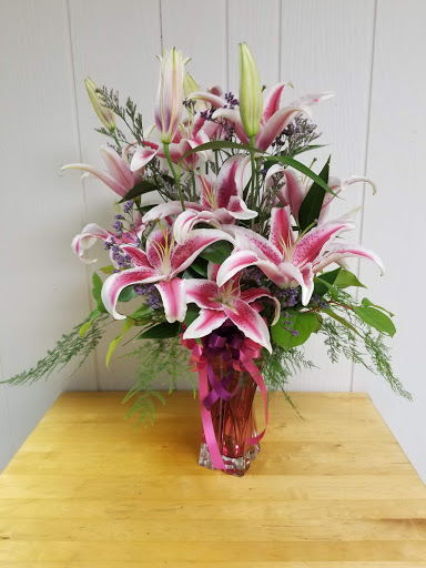 Florist «Rayola Florist», reviews and photos, 919 N State Rd, Davison, MI 48423, USA