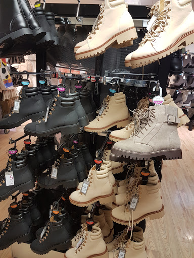 Stores to buy black cowboy boots Swindon
