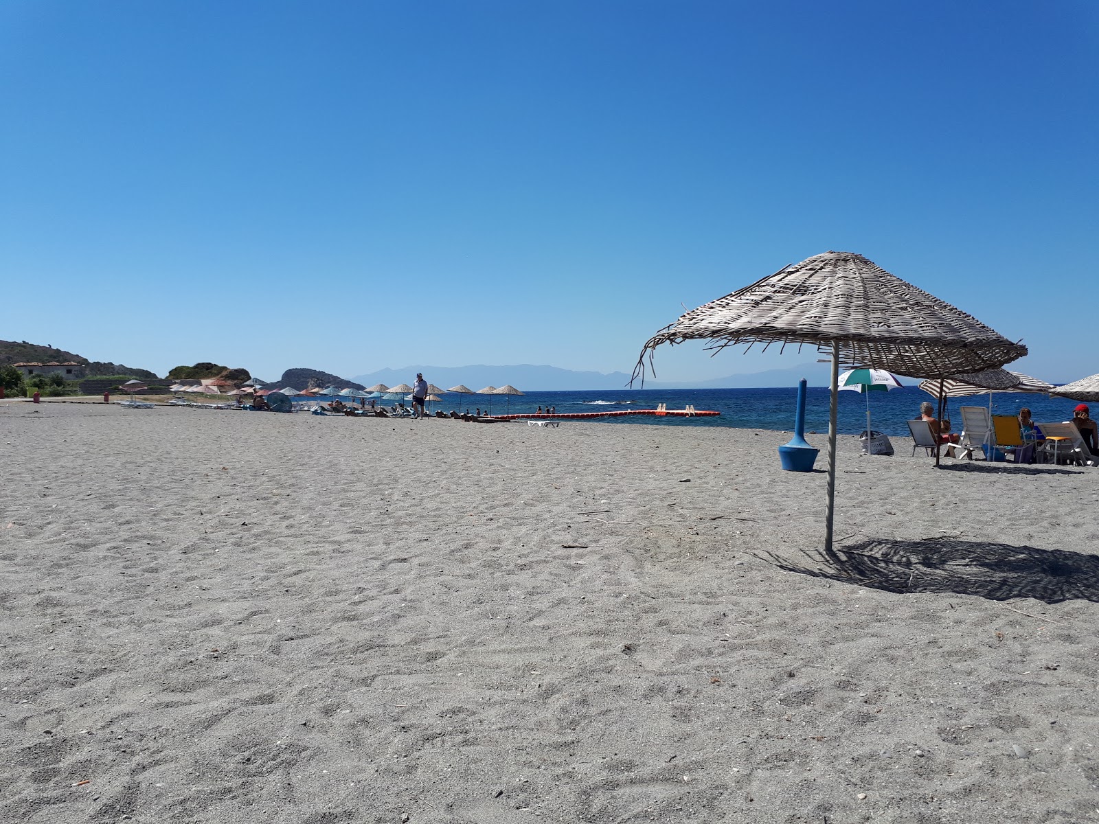 Omur town beach'in fotoğrafı çok temiz temizlik seviyesi ile