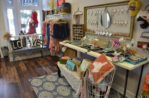 Boutique «Oak & Lace», reviews and photos, 802 S Main St, Columbia, TN 38401, USA
