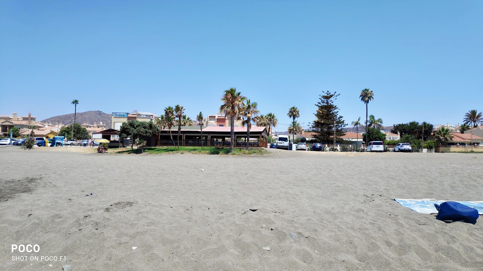 Photo de Playa de Torre de Benagalbon avec rivage droit, long