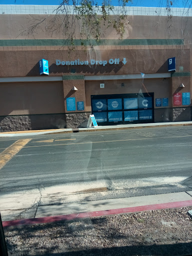 Thrift Store «Priest & Elliot Goodwill Retail & Donation Center», reviews and photos, 7850 S Priest Dr, Tempe, AZ 85284, USA