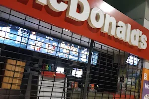 McDonald's Aeropuerto - Puertas de Abordaje image