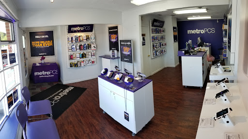 Cell Phone Store «MetroPCS Authorized Dealer», reviews and photos, 27 Russell St, Woburn, MA 01801, USA