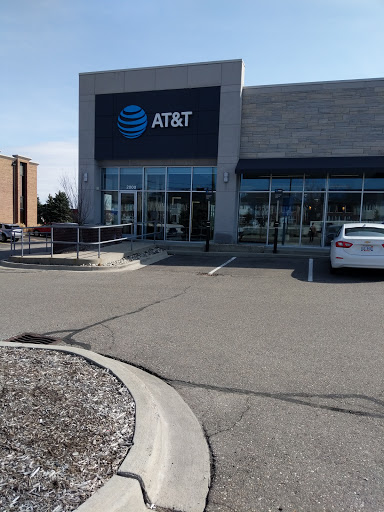 Cell Phone Store «AT&T», reviews and photos, 2000 W Big Beaver Rd, Troy, MI 48084, USA