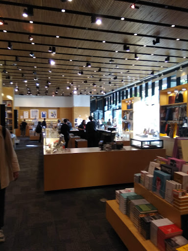 Gift Shop «SFMOMA Museum Store», reviews and photos, 151 3rd St, San Francisco, CA 94103, USA