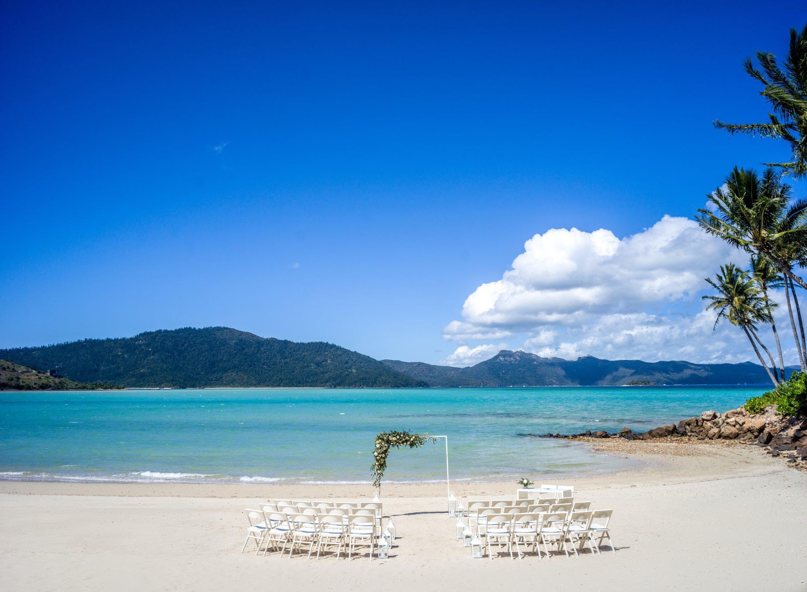 Hayman Island Beach的照片 带有宽敞的海岸