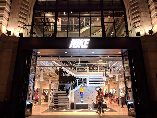 Clothing Store «Nike The Grove», reviews and photos, 189 The Grove Dr, Los Angeles, CA 90036, USA