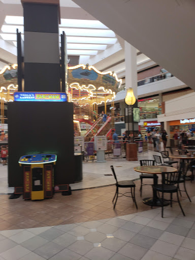 Shoe Store «Famous Footwear», reviews and photos, 2140 Fox Valley Center, Aurora, IL 60504, USA