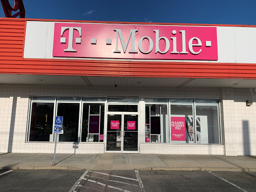 Cell Phone Store «T-Mobile», reviews and photos, 20 Stockwell Dr, Avon, MA 02322, USA