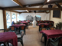Atmosphère du Restaurant Snack Bar le Lavoir à Souvignargues - n°3