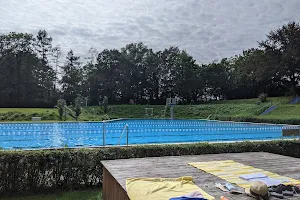 Outdoor swimming pool Beautiful Flute image