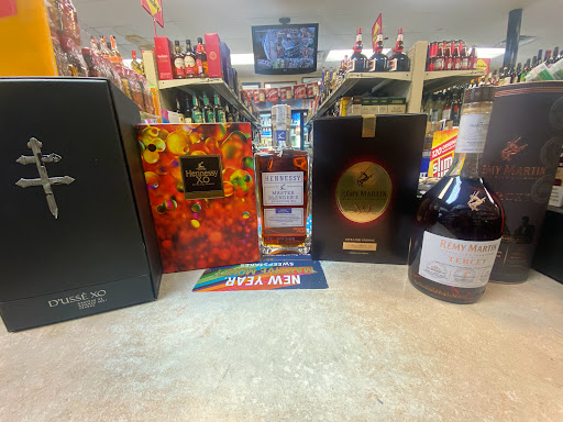 Liquor Store «River & Lawrence Liquor-Tobacco», reviews and photos, 4734 River Rd, Schiller Park, IL 60176, USA