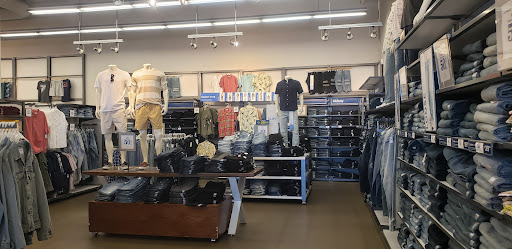 Clothing Store «Old Navy», reviews and photos, 3525 W Carson St #77, Torrance, CA 90503, USA