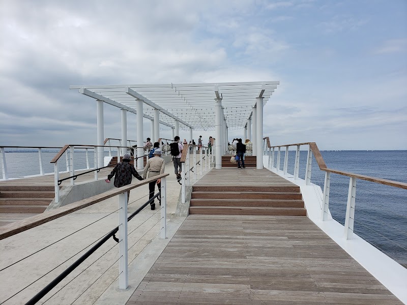 いなげの浜 ウッドデッキ