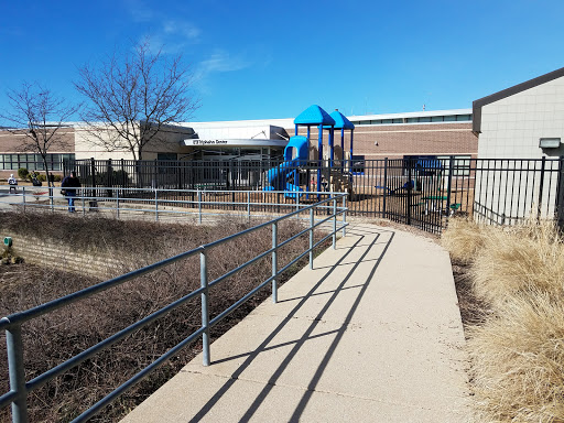 Community Center «Scott R. Triphahn Community Center & Ice Arena», reviews and photos, 1685 W Higgins Rd, Hoffman Estates, IL 60169, USA