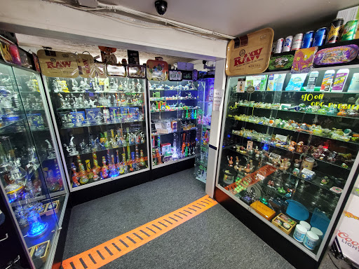 Tobacco Shop «The Boo-tique Smoke Shop & Vapor», reviews and photos, 676 N Main St, Wellington, OH 44090, USA