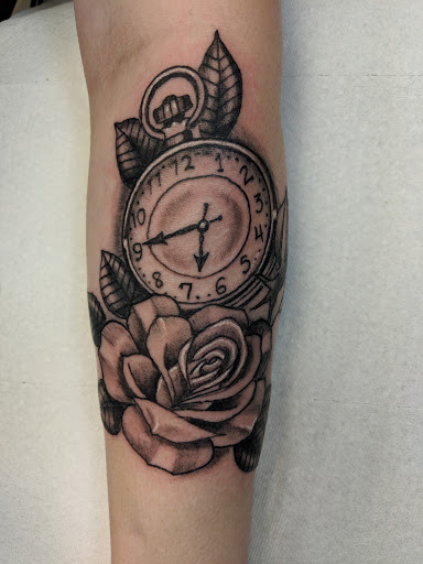 Tattoo Shop «No Guts No Glory Tattoo», reviews and photos, 1333 NW U.S. 101, Lincoln City, OR 97367, USA