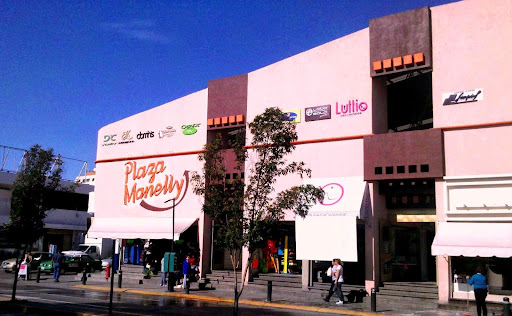 Plaza Manelly