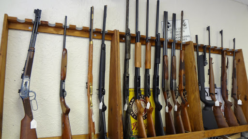 Pawn Shop «Mad Dog Pawn», reviews and photos, 3324 Manatee Ave W, Bradenton, FL 34205, USA