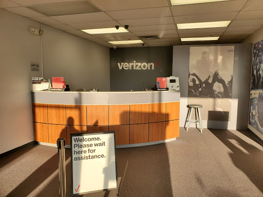 Cell Phone Store «GoWireless Verizon Authorized Retailer», reviews and photos, 1581 Main St, Palmer, MA 01069, USA