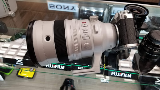 Camera Store «Roberts Camera», reviews and photos, 220 E St Clair St, Indianapolis, IN 46204, USA