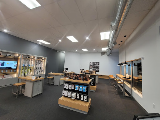 Cell Phone Store «Verizon Authorized Retailer, TCC», reviews and photos, 4225 Brownsville Rd, Pittsburgh, PA 15227, USA