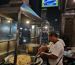 J Huay's Oyster Omelette photo