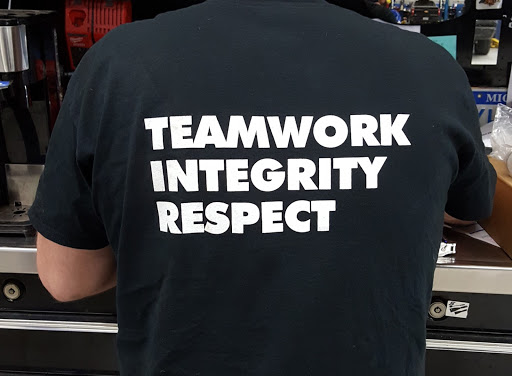 Auto Body Shop «George Matick Chevrolet Inc», reviews and photos, 25195 Glendale, Redford Charter Twp, MI 48239, USA