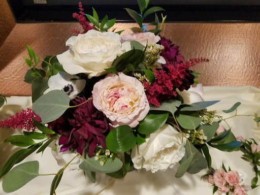 Florist «Villager Flowers & Gifts», reviews and photos, 5278 W Broad St, Columbus, OH 43228, USA