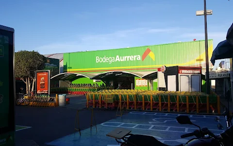 Bodega Aurrera, La Aurora image