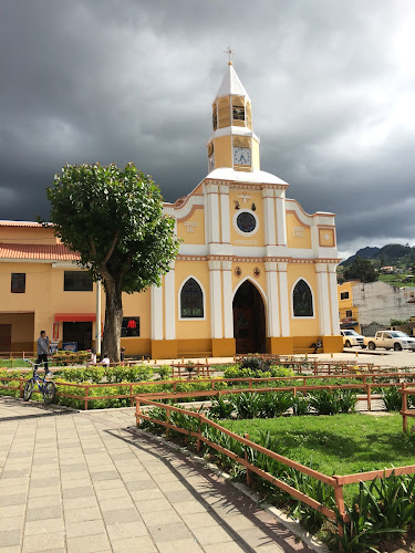 Comentarios y opiniones de Iglesia Católica Central de Cumbe