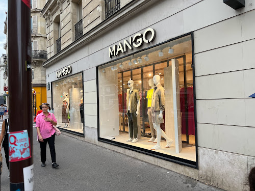 Magasin de vêtements Mango Paris