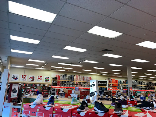 Shoe Store «Famous Footwear», reviews and photos, 3501 NJ-42, Turnersville, NJ 08012, USA