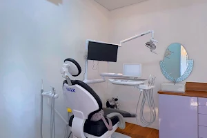 Hello dentist lombok image