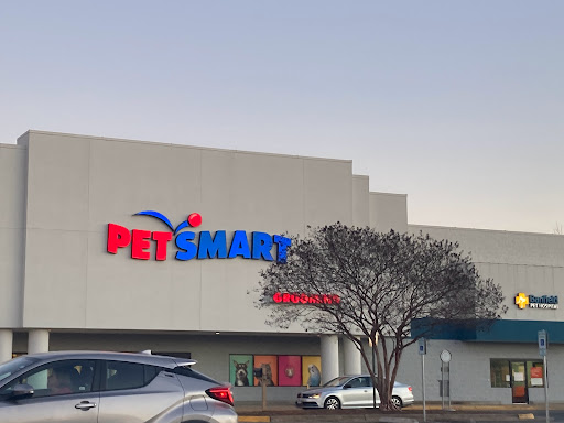 PetSmart, 1421 Carl D Silver Parkway, Fredericksburg, VA 22401, USA, 