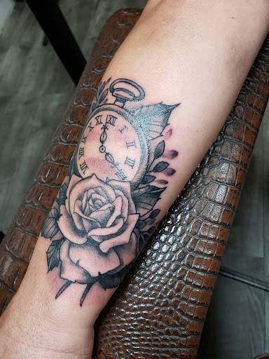 Tattoo Shop «Diamond Thieves Body Piercing and Tattoo», reviews and photos, 1060 Patton Ave, Asheville, NC 28806, USA