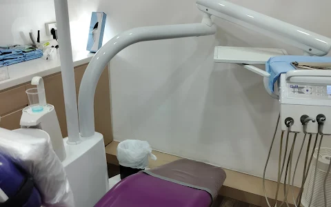 Ang Mo Kio Dental Clinic by True Dental Studio | 根管治疗 | 假牙 | 新加坡 牙医 诊所 image