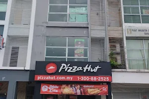 Pizza Hut Delivery Serian image