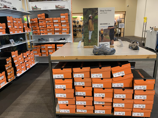 Shoe Store «DSW Designer Shoe Warehouse», reviews and photos, 1300 Huguenot Rd, Midlothian, VA 23113, USA