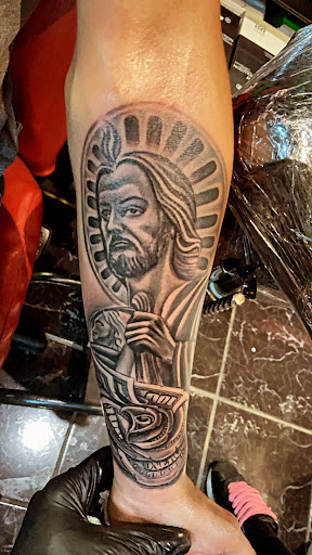 Explore tattoo ideas father daughter, creative tattoo ideas in El Paso, available at Pumping Ink Tattoo Parlor