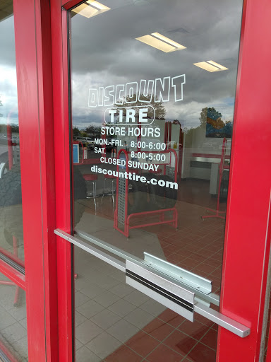 Tire Shop «Discount Tire Store - Howell, MI», reviews and photos, 3480 E Grand River Ave, Howell, MI 48843, USA