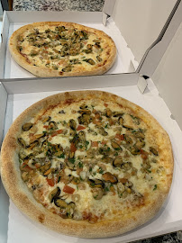 Pizza du Pizzeria Aux Délices à Cap-d'Ail - n°16