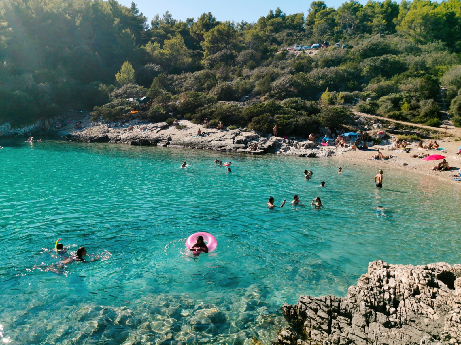 Bratinja Luka beach'in fotoğrafı ve yerleşim