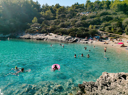 Bratinja Luka beach'in fotoğrafı ve yerleşim