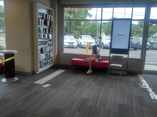 Cell Phone Store «Verizon», reviews and photos, 1201 Kings Hwy, Fairfield, CT 06824, USA