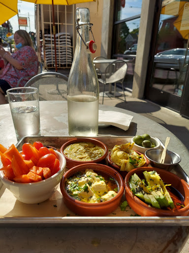 Wine Store «Blackbird Wine Shop», reviews and photos, 4323 NE Fremont St, Portland, OR 97213, USA