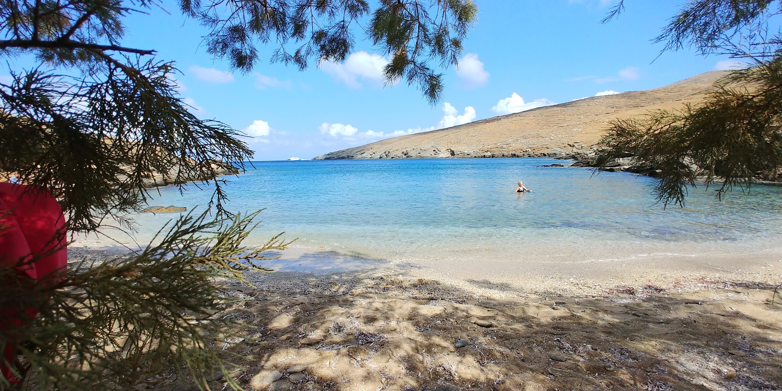 Foto van Mesiano beach gelegen in een natuurlijk gebied