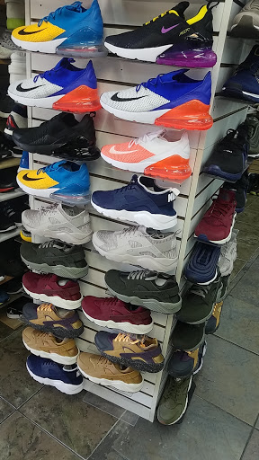 Shoe Store «Outlet Shoes & Rugs», reviews and photos, 221 E Ledbetter Dr, Dallas, TX 75216, USA